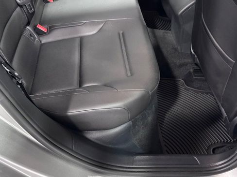 Used 2019 Volkswagen Golf SE w/ Driver Assistance Package image 24