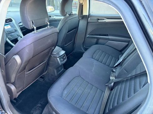 Used 2014 Ford Fusion SE FWD image 11
