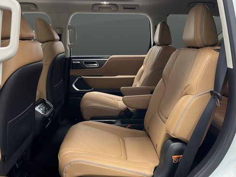 Used 2025 INFINITI QX80 Luxe AWD/4WD image 23