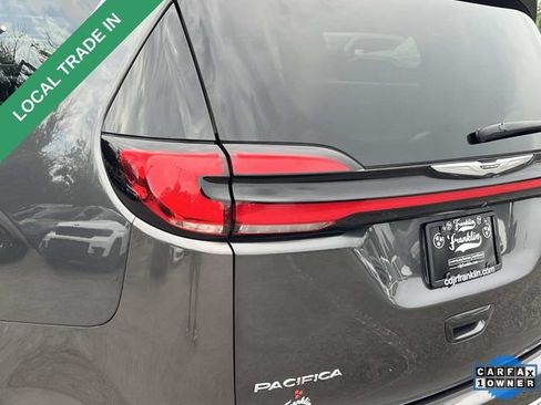 Used 2022 Chrysler Pacifica Touring-L FWD image 10