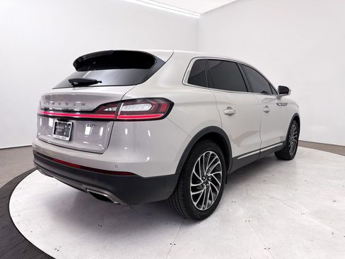 Used 2019 Lincoln Nautilus Reserve FWD image 17