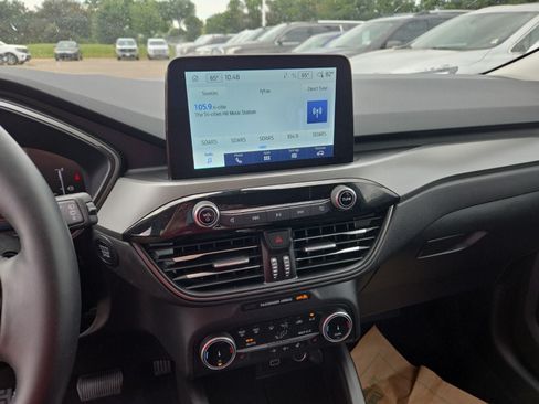 Used 2024 Ford Escape Active AWD/4WD image 4