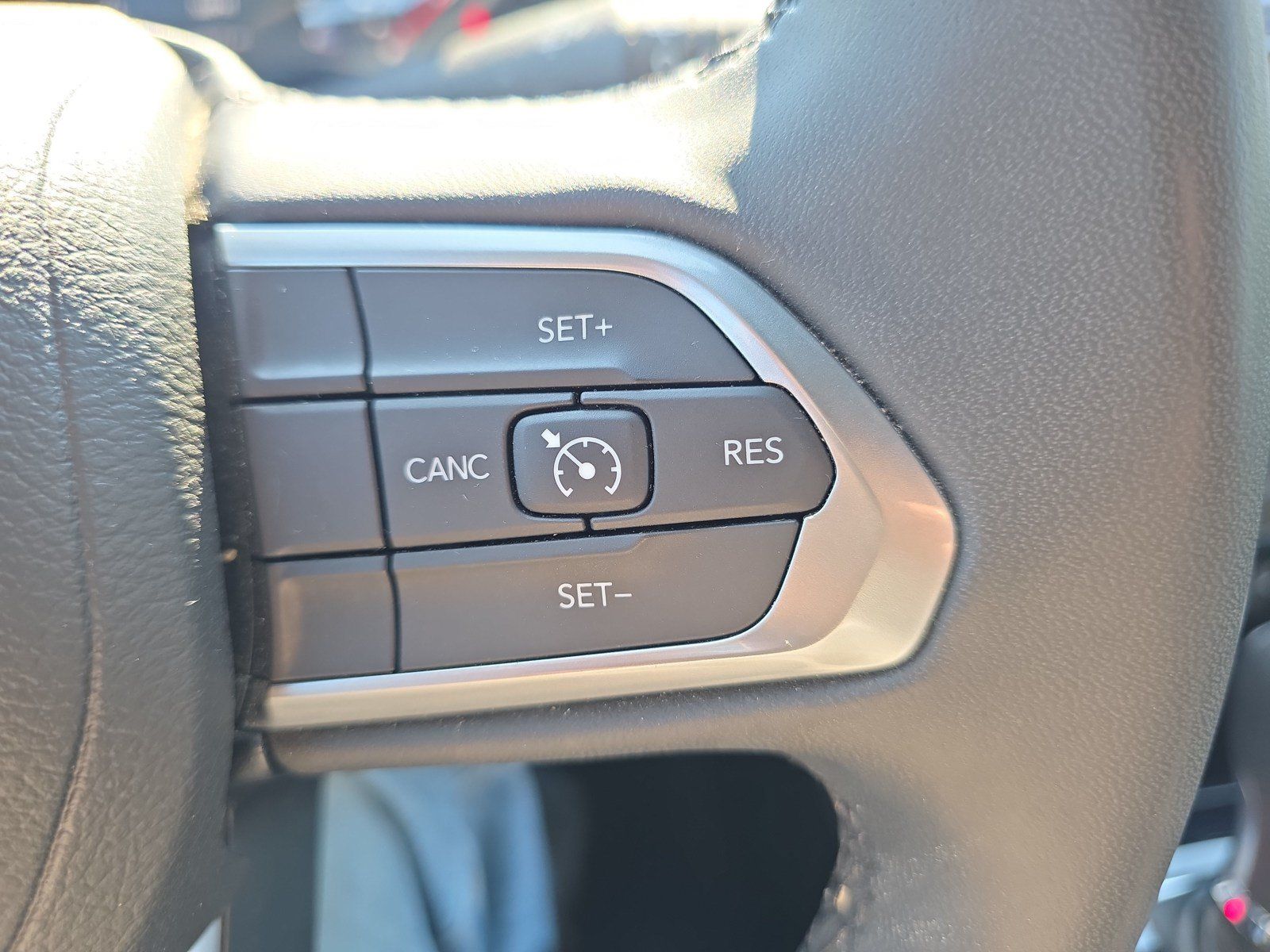 Used 2024 Jeep Compass Latitude AWD/4WD image 25