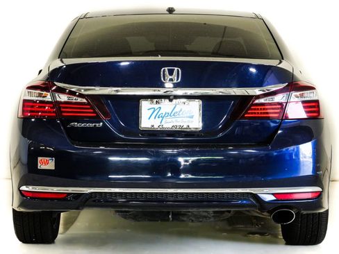 Used 2016 Honda Accord EX image 8