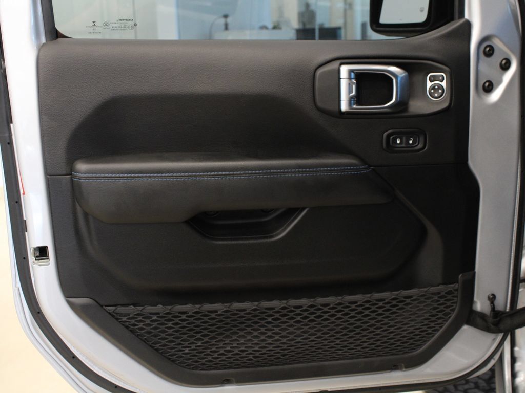 Used 2023 Jeep Wrangler Unlimited Rubicon 4xe AWD/4WD image 13