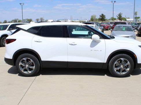 Used 2025 Chevrolet Blazer LT AWD/4WD image 4