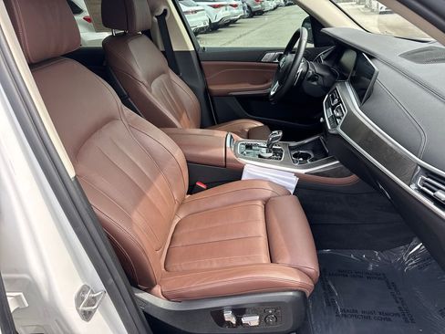 Used 2021 BMW X7 xDrive40i w/ Executive Package 2 AWD/4WD image 13
