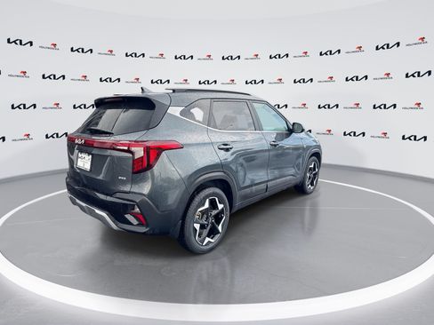 Used 2024 Kia Seltos EX AWD/4WD image 8