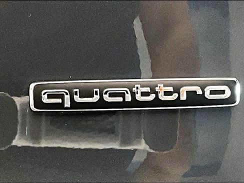 Certified 2025 Audi Q5 Prestige image 9