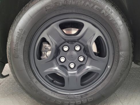 Used 2021 Jeep Compass Sport image 31