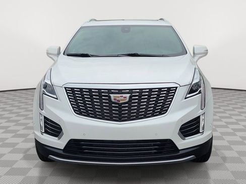Used 2022 Cadillac XT5 Premium Luxury w/ Technology Package AWD/4WD image 2