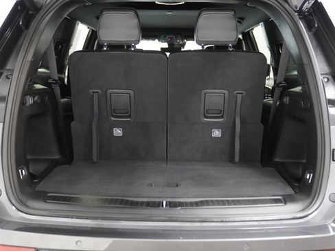 Certified 2024 Jeep Grand Cherokee L Limited w/ Luxury Tech Group II image 8