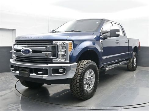 Used 2019 Ford F250 XLT w/ XLT Premium Package image 10