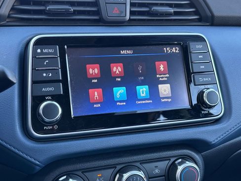 Used 2025 Nissan Versa SV image 20