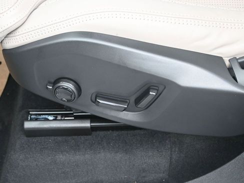 New 2026 Volvo XC90 B6 Ultra w/ Lounge Package image 12