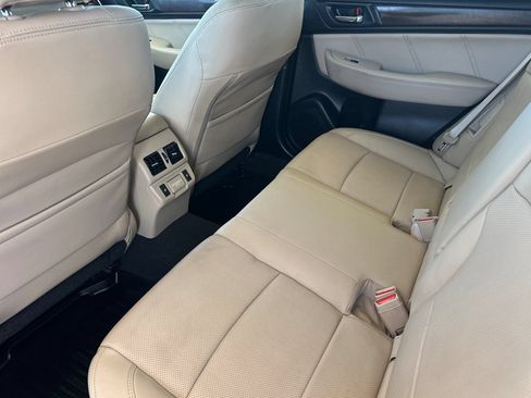 Used 2018 Subaru Outback 2.5i Limited AWD/4WD image 12