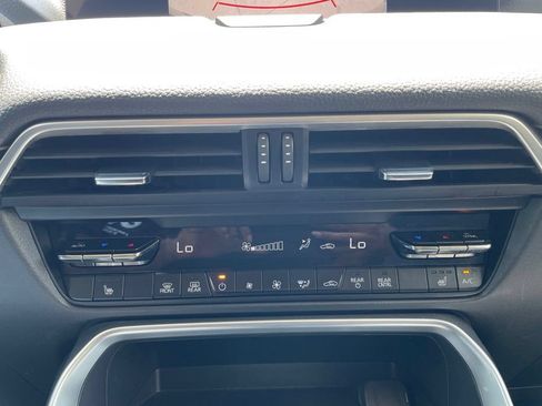 Certified 2025 MAZDA CX-90 3.3 Turbo w/ Preferred Package AWD/4WD image 12