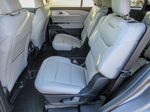 New 2025 Ford Explorer Active w/ Active Comfort Package image 9