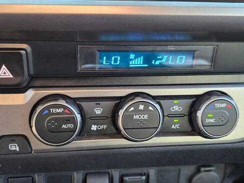 Used 2022 Toyota Tacoma SR5 RWD image 29