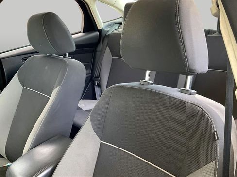Used 2014 Ford Focus SE FWD image 8