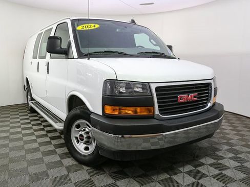 Used 2024 GMC Savana 2500 w/ Driver Convenience Package image 3