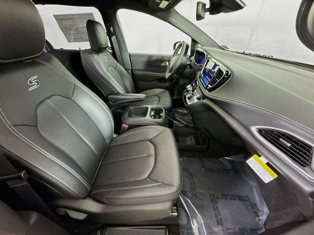 New 2026 Chrysler Pacifica Select w/ S Appearance Package FWD image 26