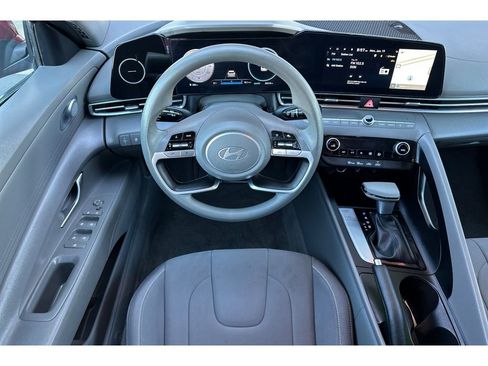 Used 2024 Hyundai Elantra SEL image 15