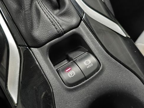 Used 2020 Toyota Corolla LE FWD image 30
