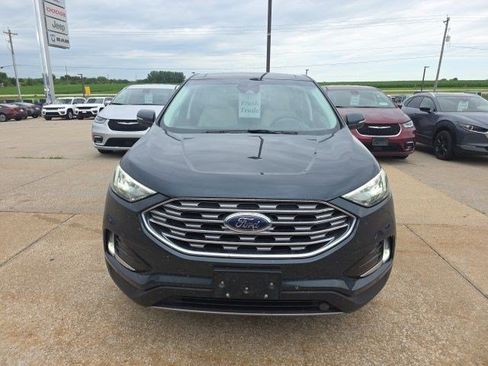 Used 2022 Ford Edge Titanium AWD/4WD image 2