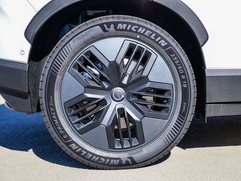 New 2026 Volvo EX30 Cross Country Ultra image 8