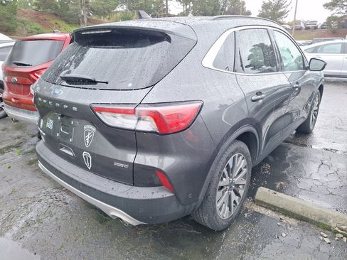 Used 2020 Ford Escape Titanium image 5