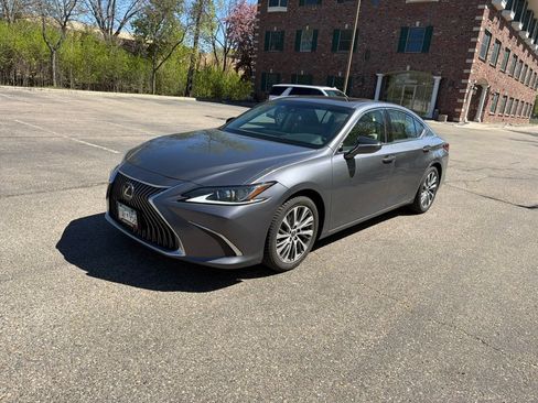 Used 2019 Lexus ES 350 w/ Premium Package FWD image 4
