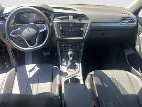 Certified 2023 Volkswagen Tiguan SE FWD image 10