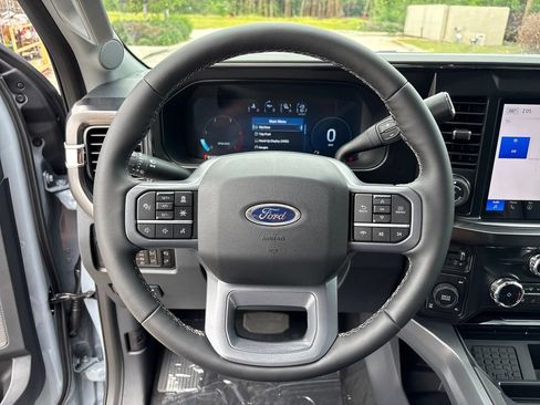 New 2026 Ford F250 Lariat w/ Black Appearance Package AWD/4WD image 16
