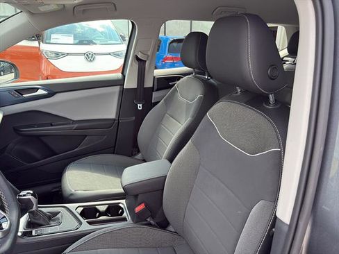 Used 2023 Volkswagen Taos SE image 11