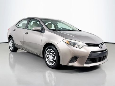 Used 2016 Toyota Corolla LE FWD image 4
