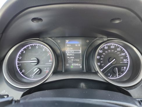 Used 2022 Toyota Camry SE image 25