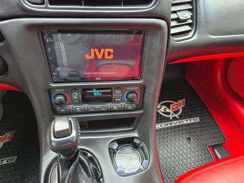 Used 2004 Chevrolet Corvette Coupe w/ Preferred Equipment Group RWD image 32