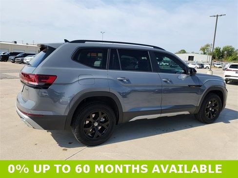 New 2026 Volkswagen Atlas Peak Edition image 2