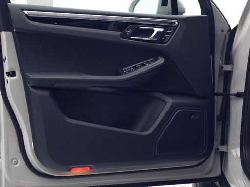 New 2026 Porsche Macan image 13