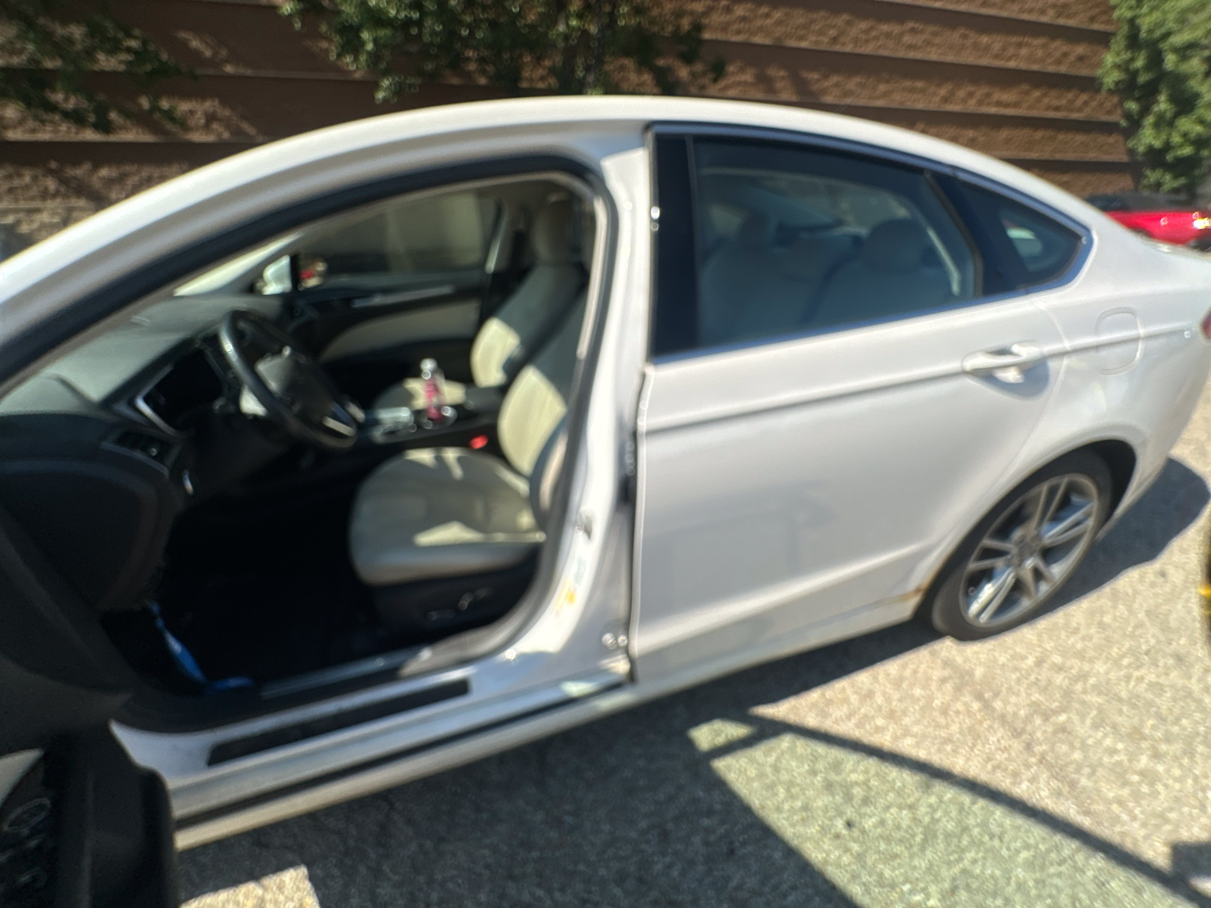 Used 2015 Ford Fusion Titanium FWD image 3