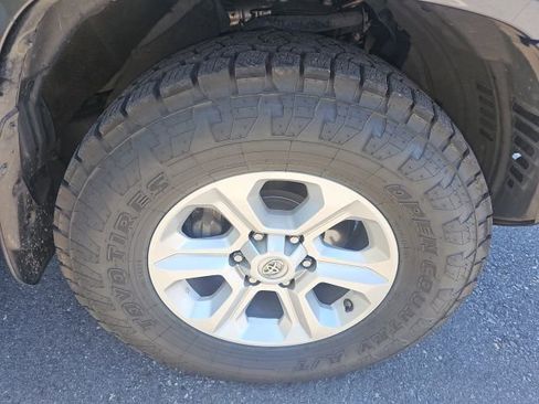 Used 2016 Toyota 4Runner SR5 RWD image 13