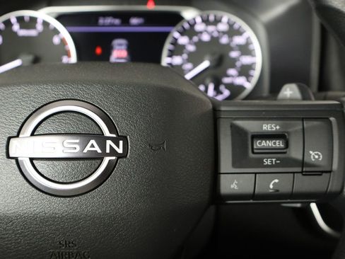 Used 2025 Nissan Rogue S image 22