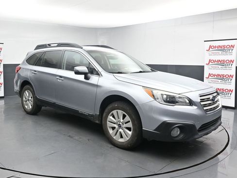 Used 2017 Subaru Outback 2.5i Premium AWD/4WD image 2