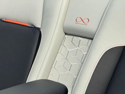 Used 2018 Rolls-Royce Dawn image 48