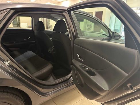 Used 2023 Hyundai Elantra SEL image 26