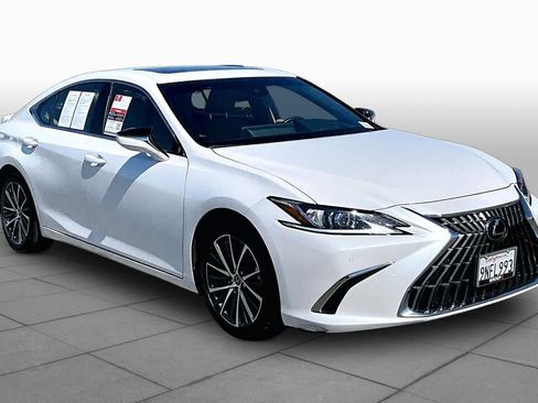 Used 2024 Lexus ES 300h w/ Premium Package FWD image 2