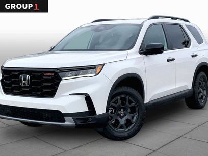 Used 2025 Honda Pilot TrailSport