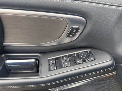 Certified 2025 Ford Expedition Max Platinum image 17