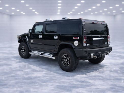 Used 2004 HUMMER H2 Luxury w/ Preferred Equipment Group image 25